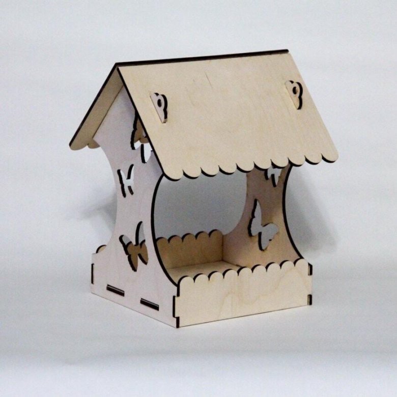 Кормушка для птиц из дерева