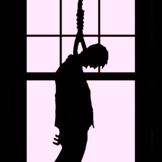 Силуэт в окне