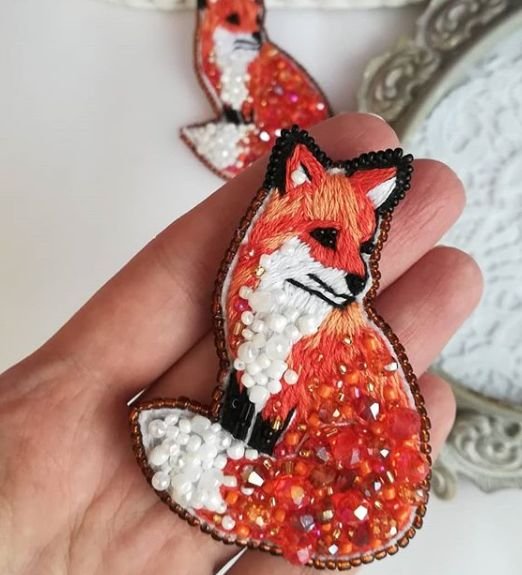 Брошь Лисичка из бисера