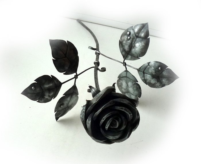 Цветы из железа