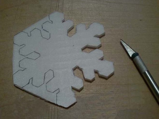 Новогодний шар из потолочной плитки