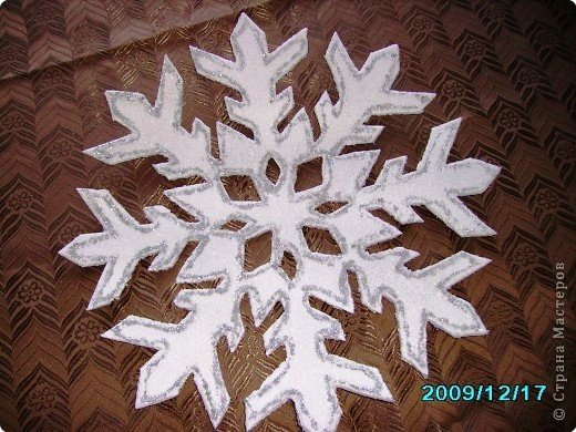 Снежинки из потолочной плитки своими