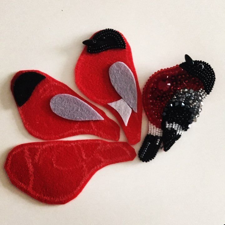 Брошь Снегирь