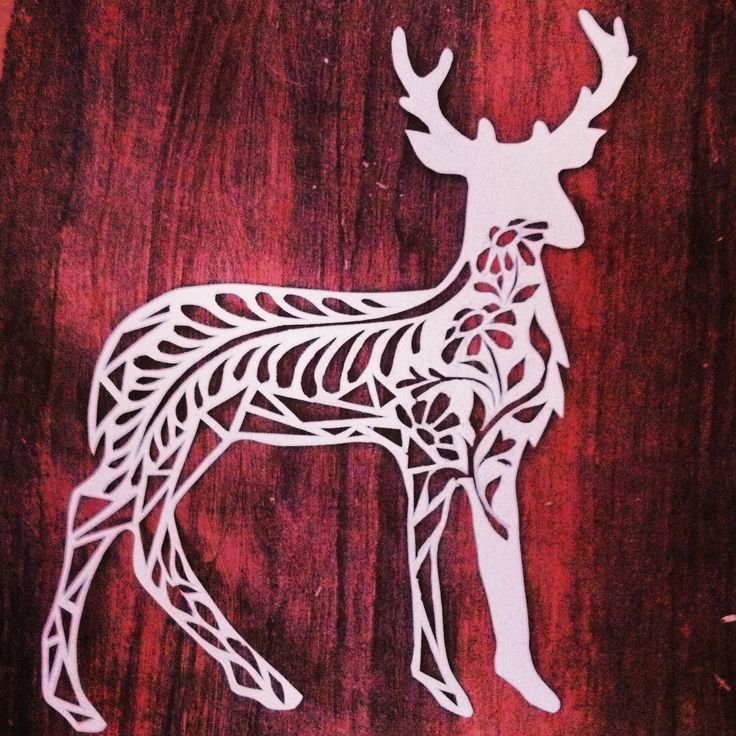 Вытынанка олень