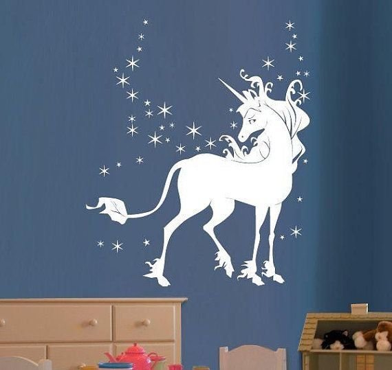 Единороги рисуем на стене
