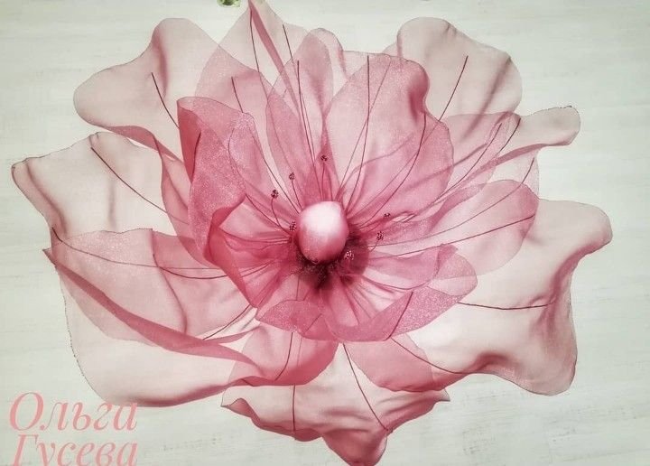 Большие цветы из органзы