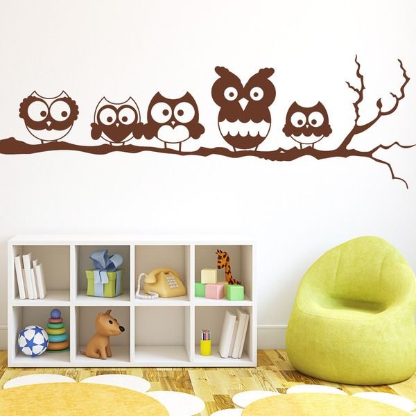 Рисунок Совы на стене