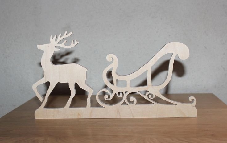 Олень и санки из картона