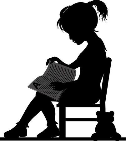 Силуэт сидящей девушки