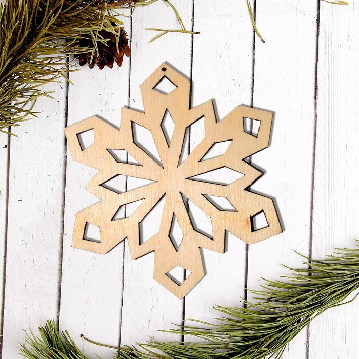 Снежинка из фанеры