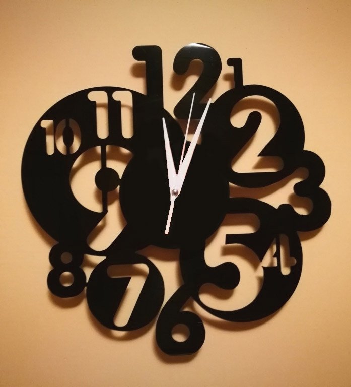 Часы выпиленные из фанеры