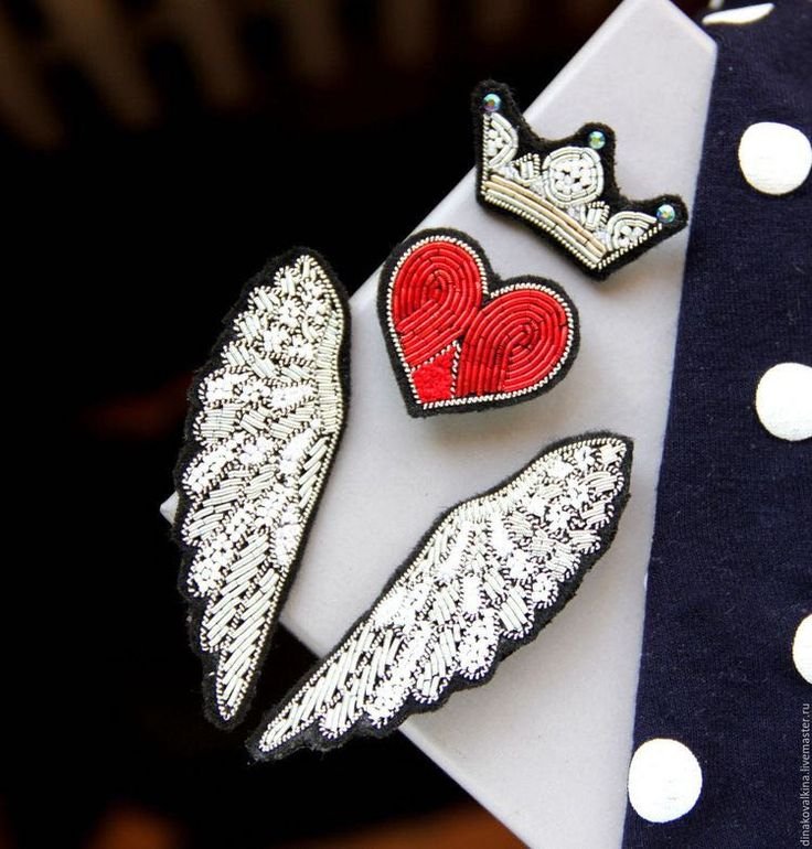 Необычные броши