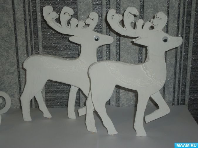 Поделка олень с санями из картона