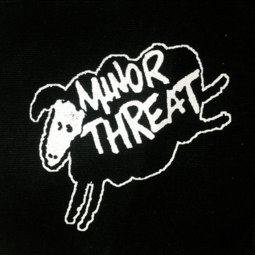 A Global threat нашивки