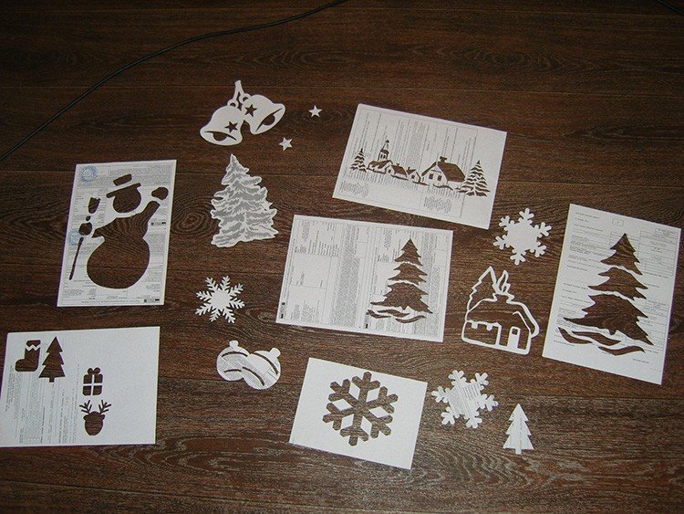 Трафарет для украшения окон зубной пастой