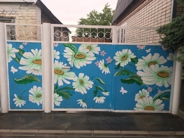 Разрисовать забор на даче