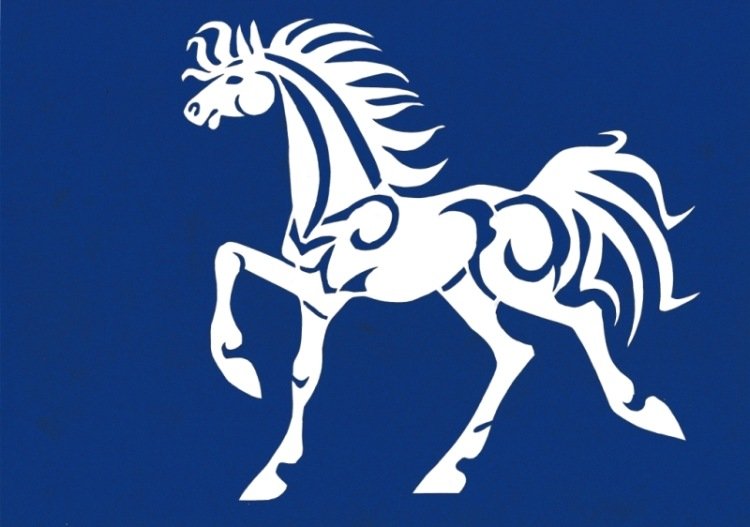 Вытынанка лошадь