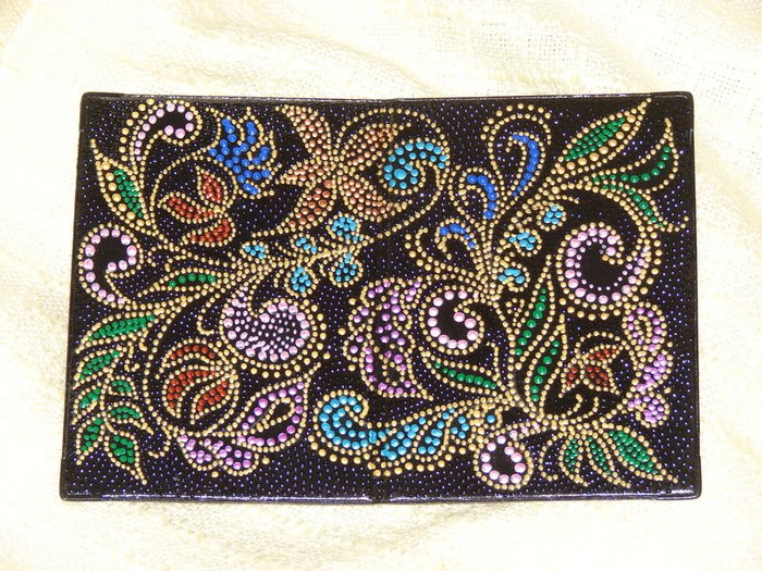 Точечная роспись на коже