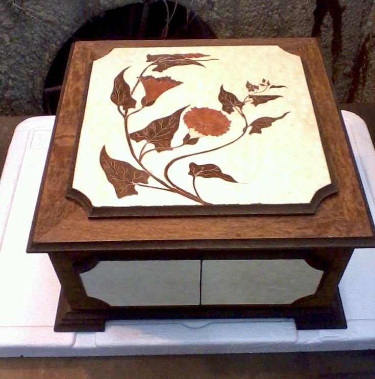 Шкатулка Маркетри шпон