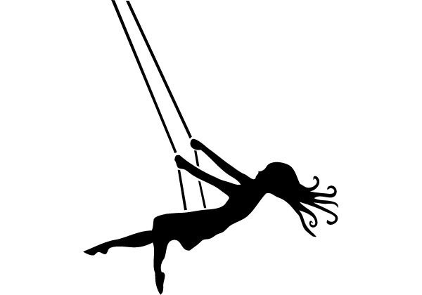 Девочка на качелях силуэт