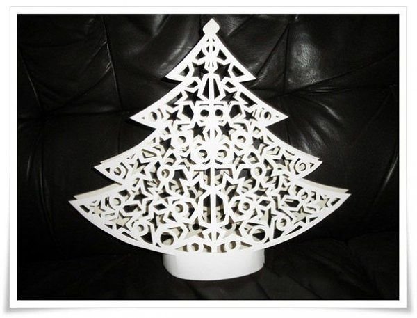 Резная елка из бумаги