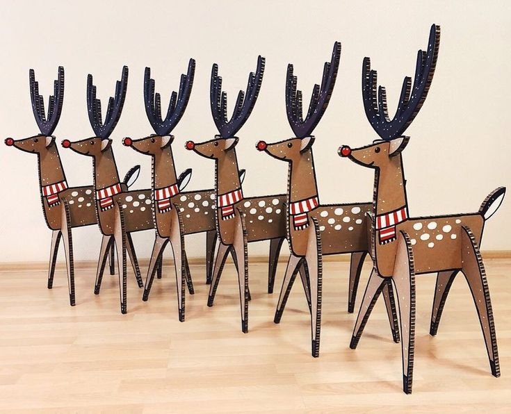 Новогодний олень из картона