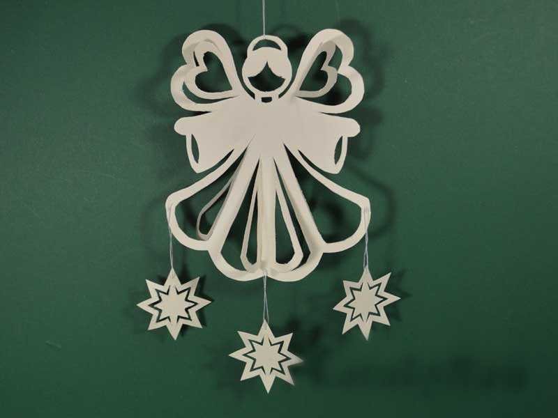 Новогодняя подвеска из бумаги