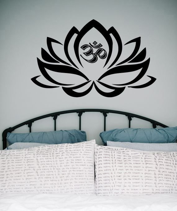 Трафарет в спальню над кроватью