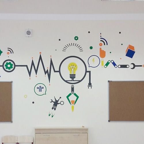 Роспись стен в начальной школе