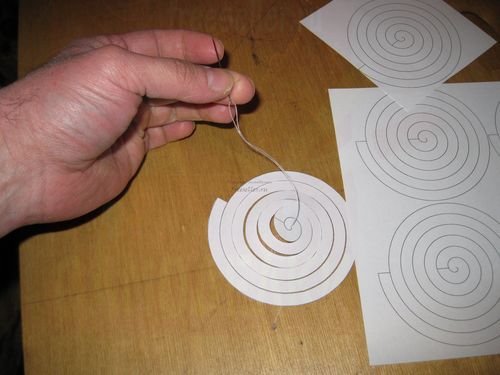 Новогодняя спиралька из бумаги