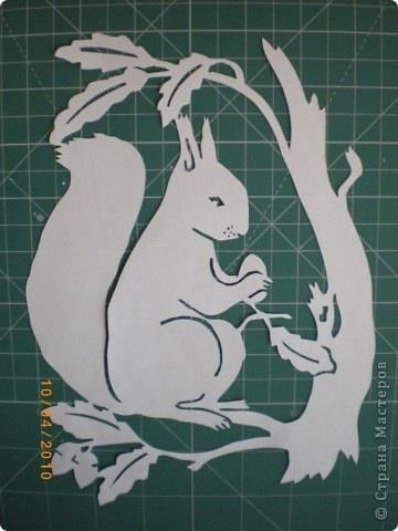 Вырезалка на окно белка