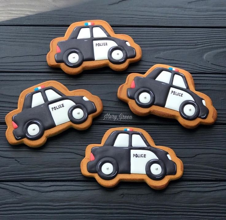 Пряники в виде машинок