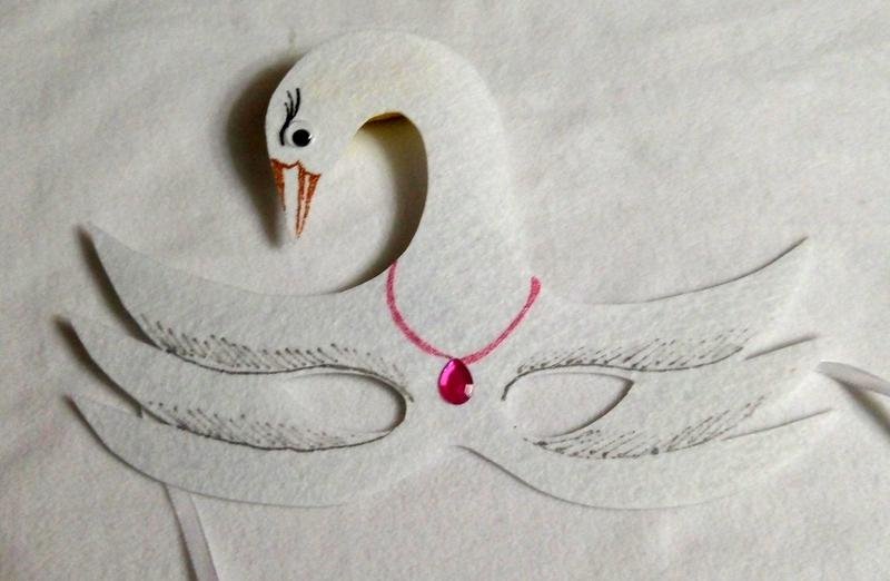 Царевна лебедь маска