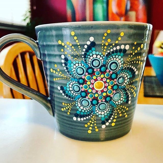 Точечная роспись кружки