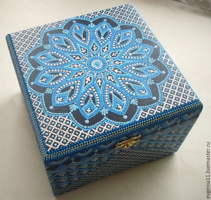 Расписанная шкатулка