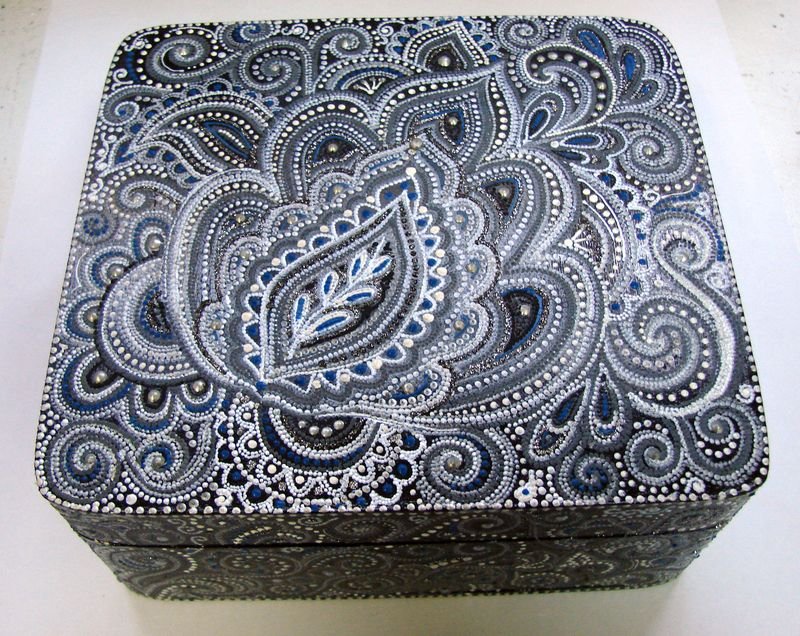 Расписанная шкатулка