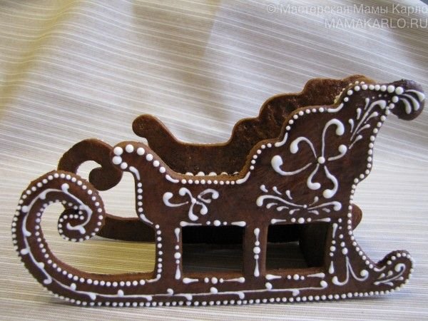 Имбирный пряник сани Деда Мороза