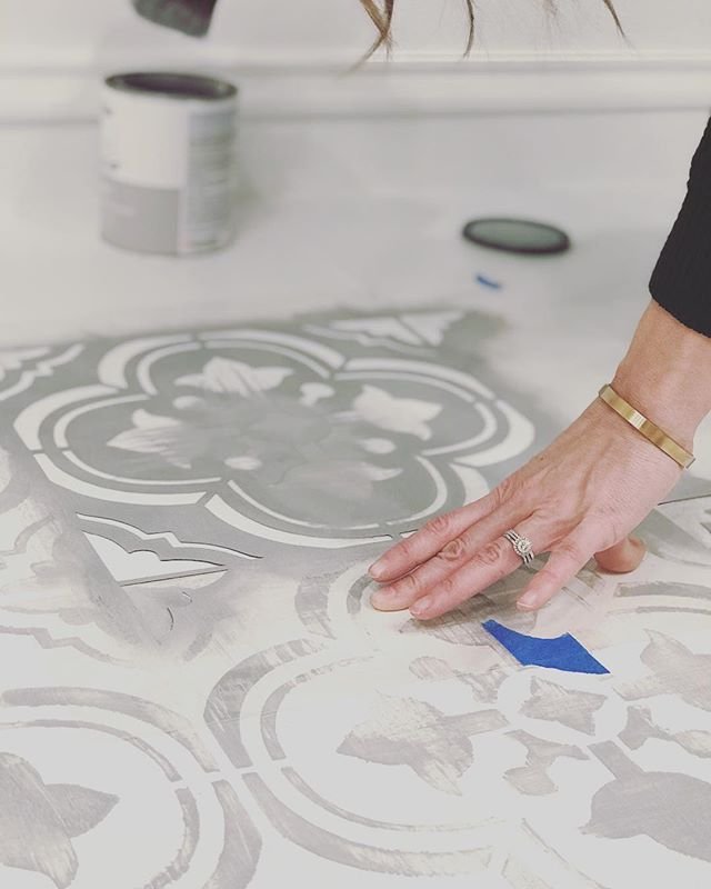 Трафарет для покраски пола плитка