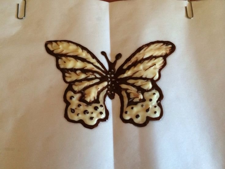 Трафарет бабочка для шоколада