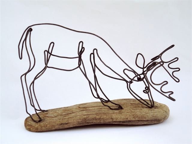 Новогодний олень из проволоки