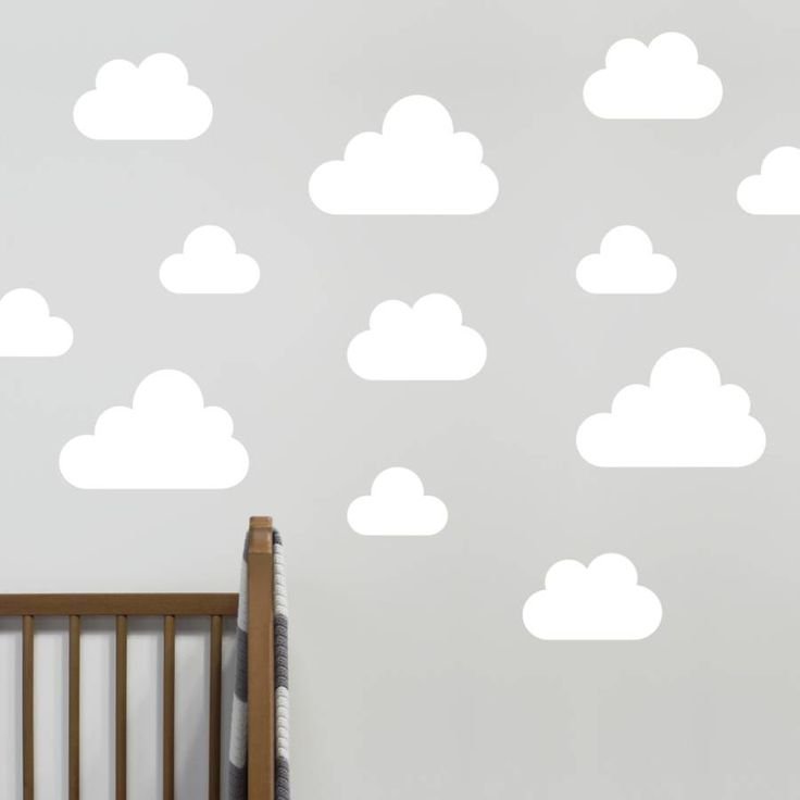 Острожная стена с облаками