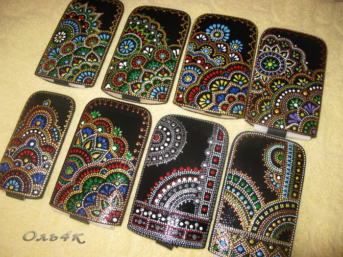 Точечная роспись на чехле