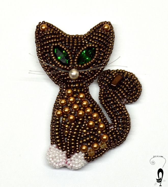 Брошь из бисера кошка