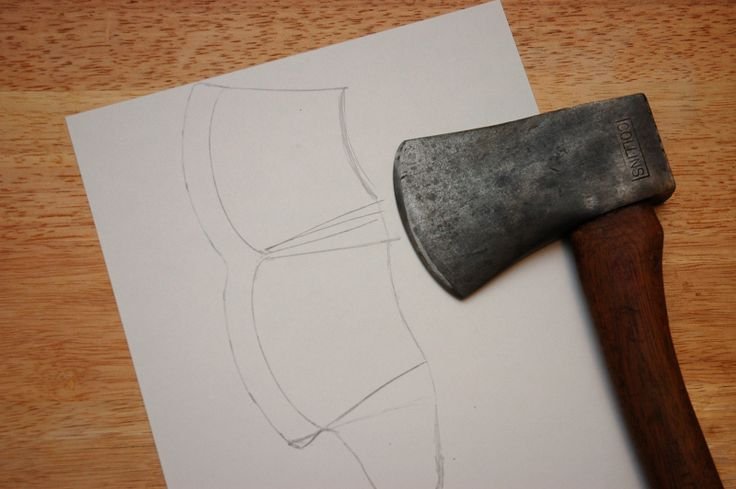 Топор из картона