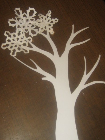 Снежинка из дерева