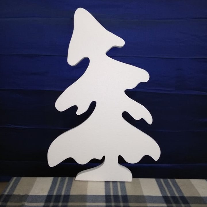 Елка из пенопласта