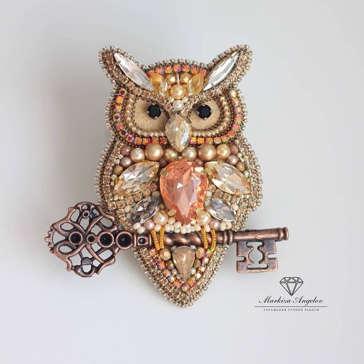 Брошь Совушка из бисера