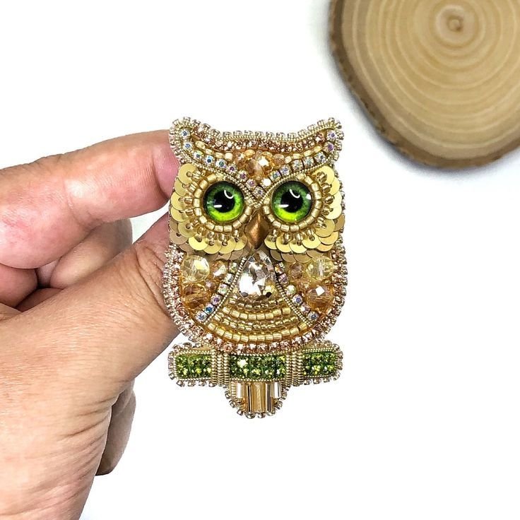 Брошь Совушка из бисера