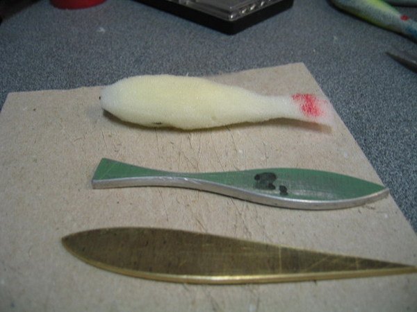 Трафарет поролоновой рыбки